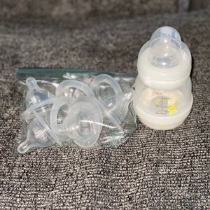 MAM newborn bottle with size 0 nipples (x8)